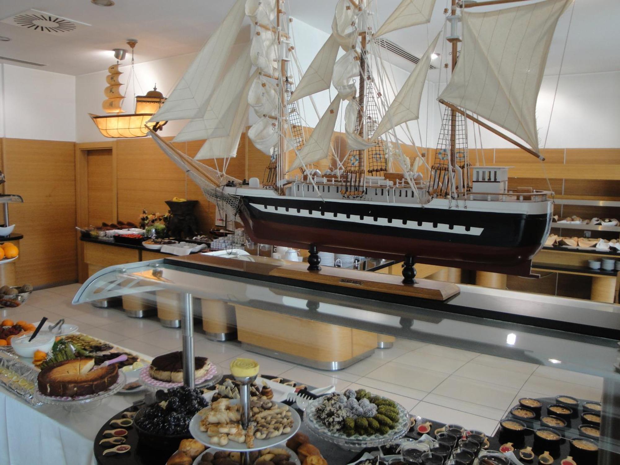 Lale Hotel 사판자 레스토랑 사진